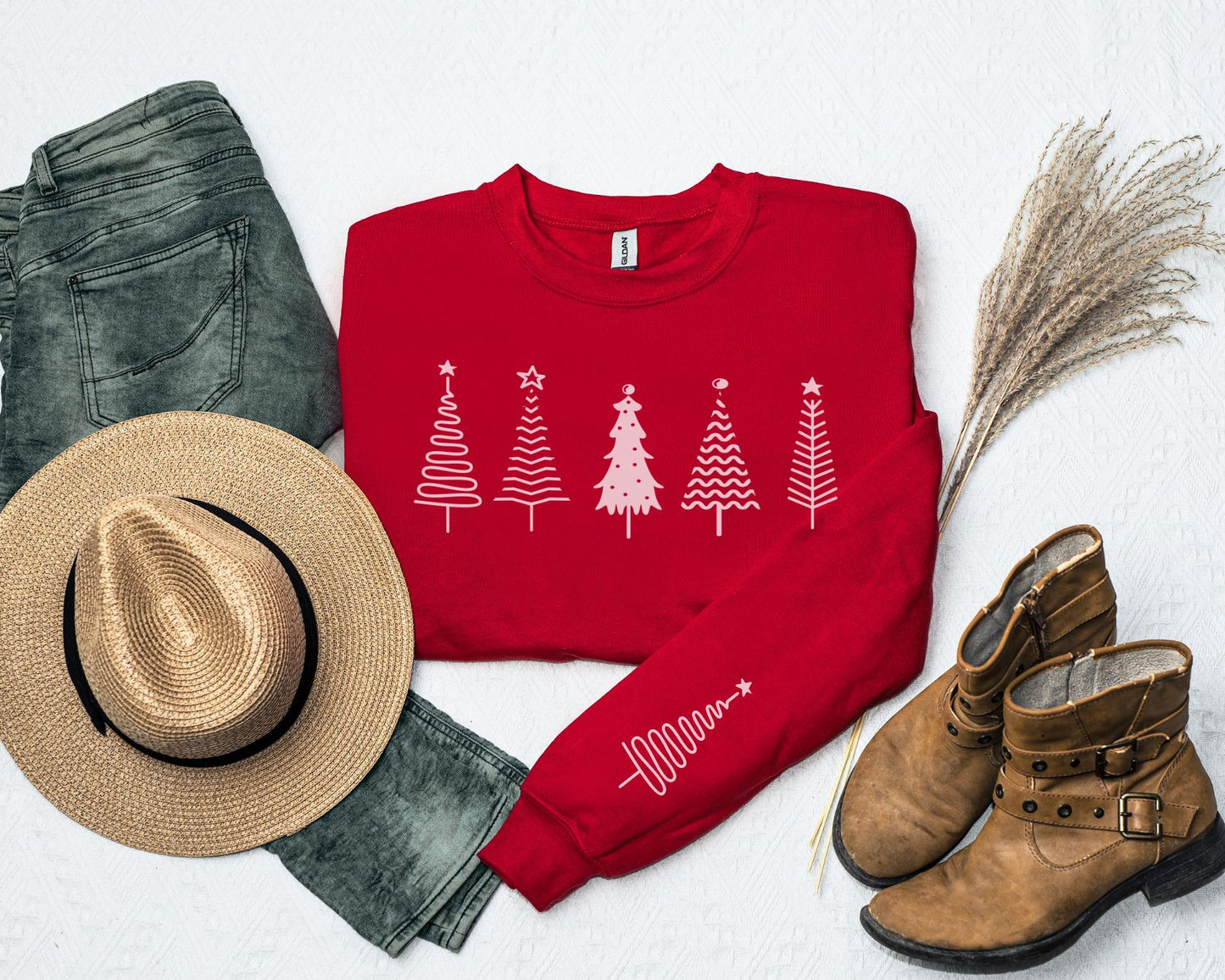 Minimalistic Christmas Tree Sweatshirt, Simple Christmas Sweatshirt For Women Minimalist Trendy Christmas Sweatshirt For Christmas Eve